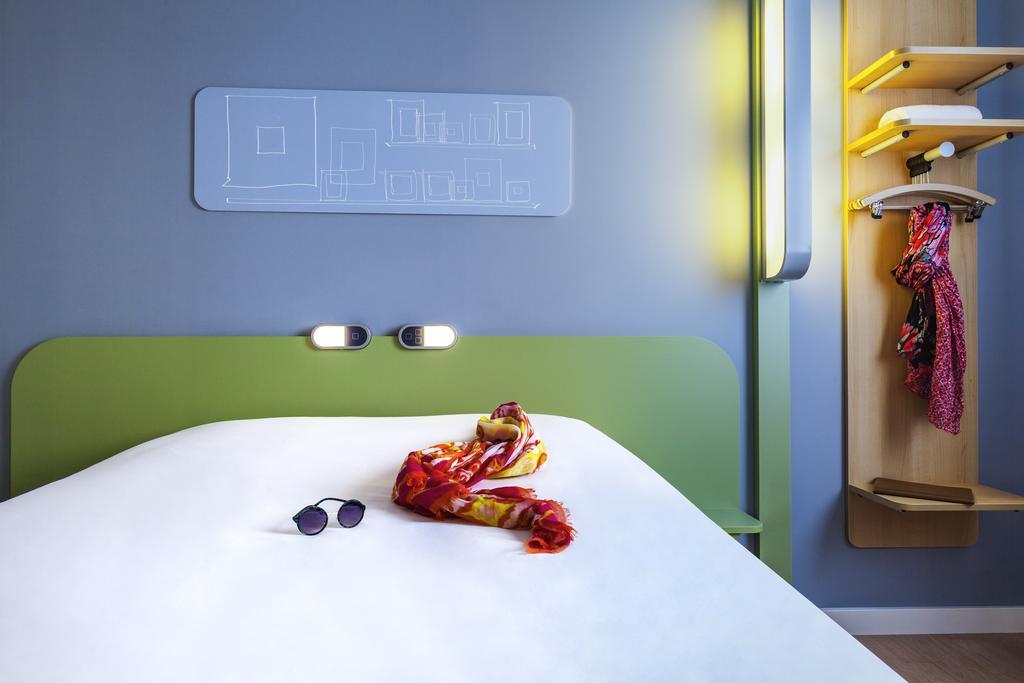 Ibis Budget Valenciennes Petite Forêt Eksteriør billede