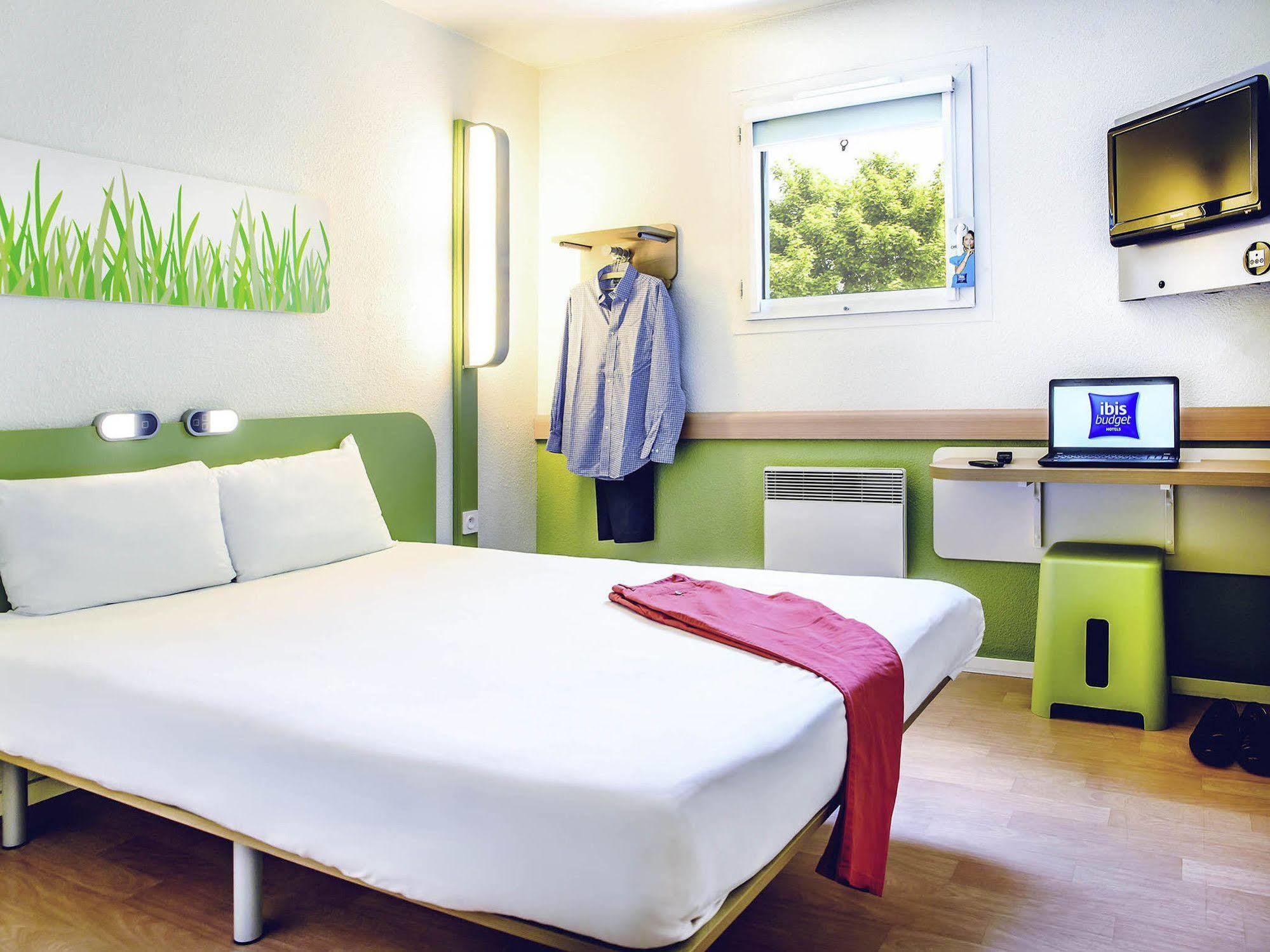 Ibis Budget Valenciennes Petite Forêt Eksteriør billede