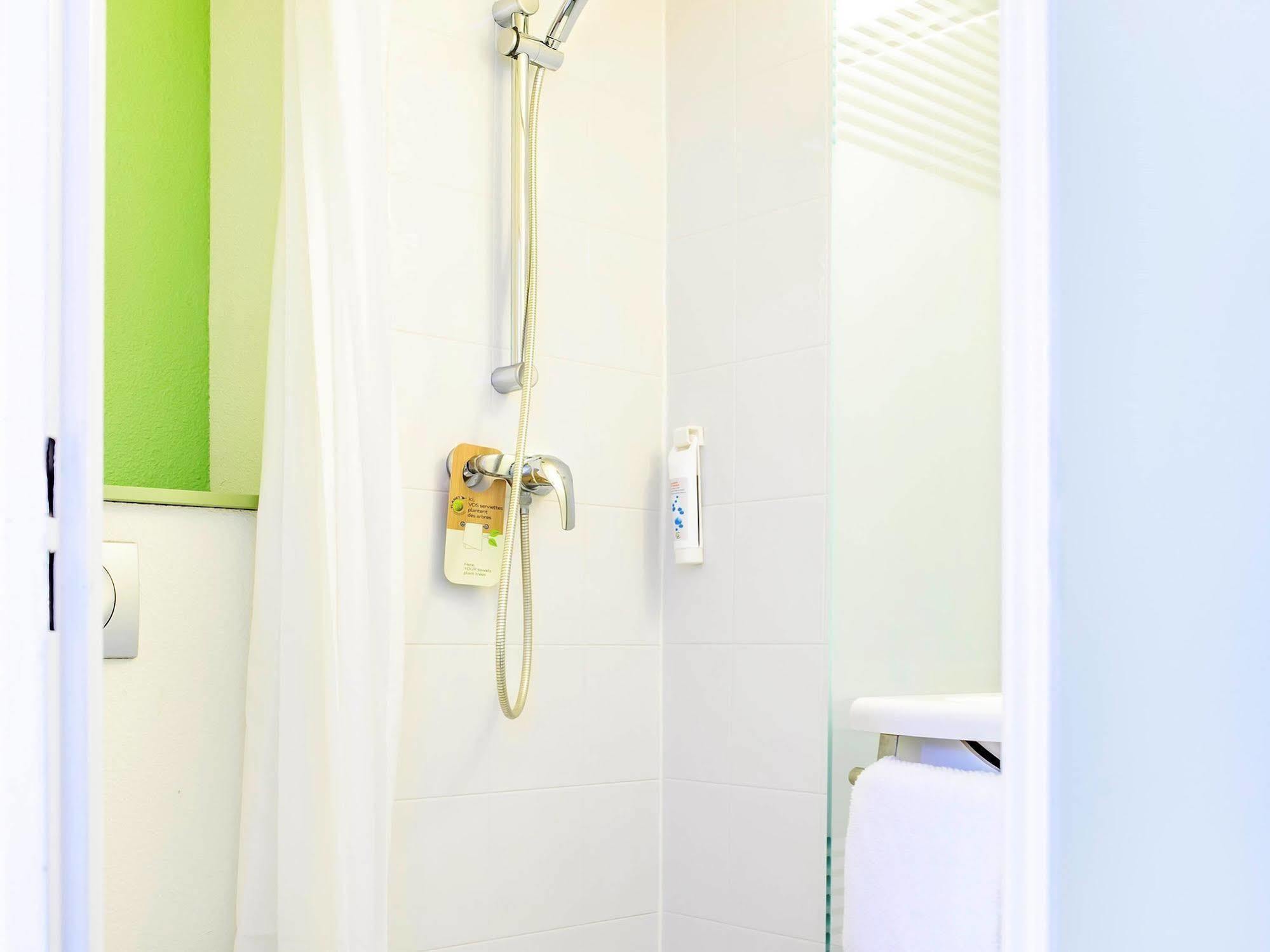 Ibis Budget Valenciennes Petite Forêt Eksteriør billede